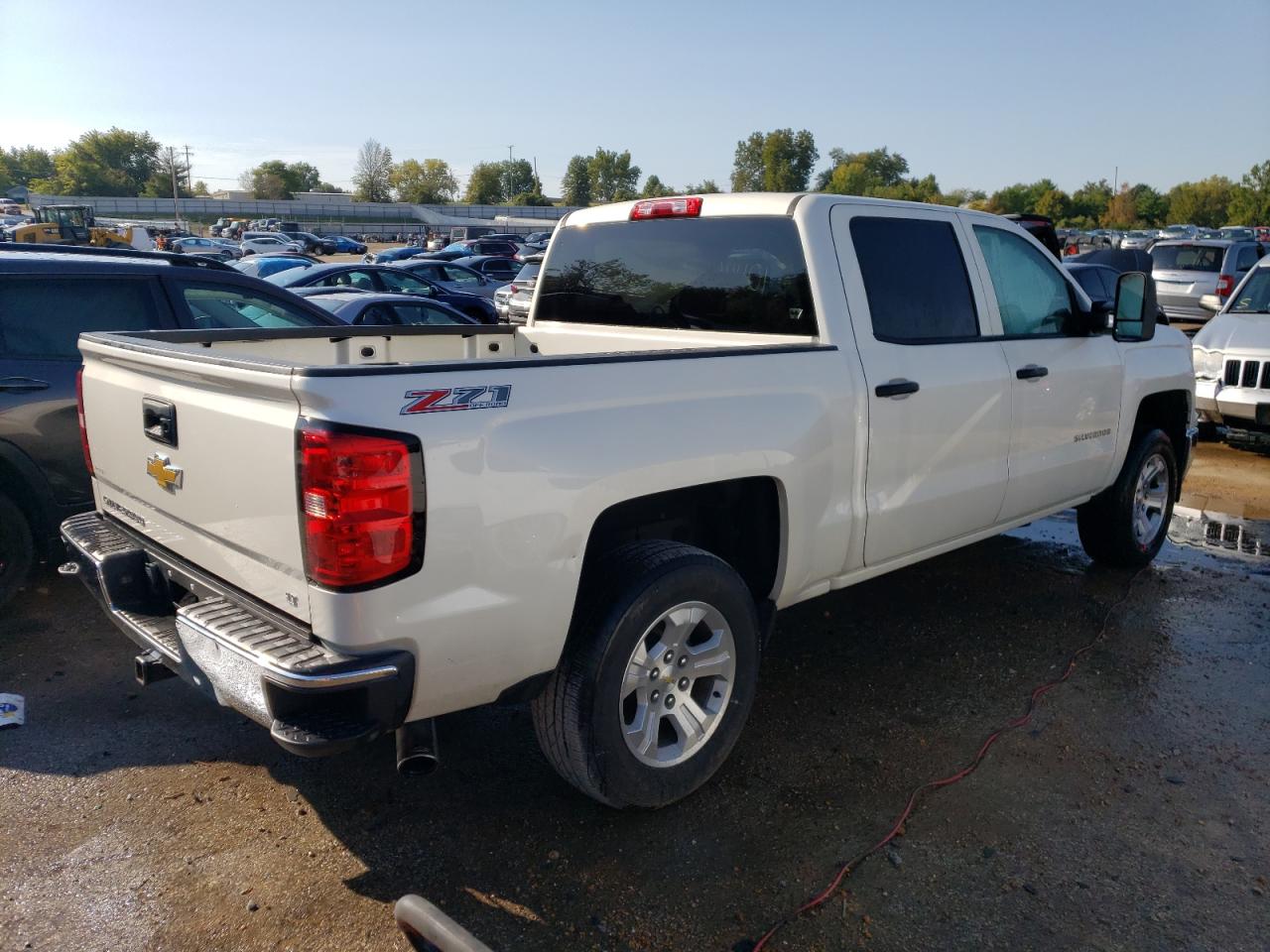 Image 3 of 2014 CHEVROLET SILVERADO K1500 LT 2014 with VIN 3GCUKREC4EG527478