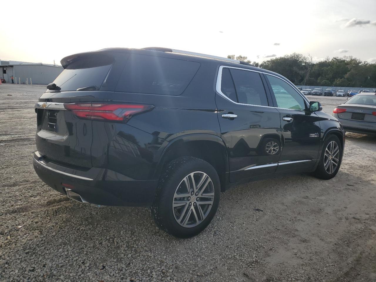 Image 3 of 2023 CHEVROLET TRAVERSE HIGH COUNTRY 2023 with VIN 1GNERNKW2PJ311631