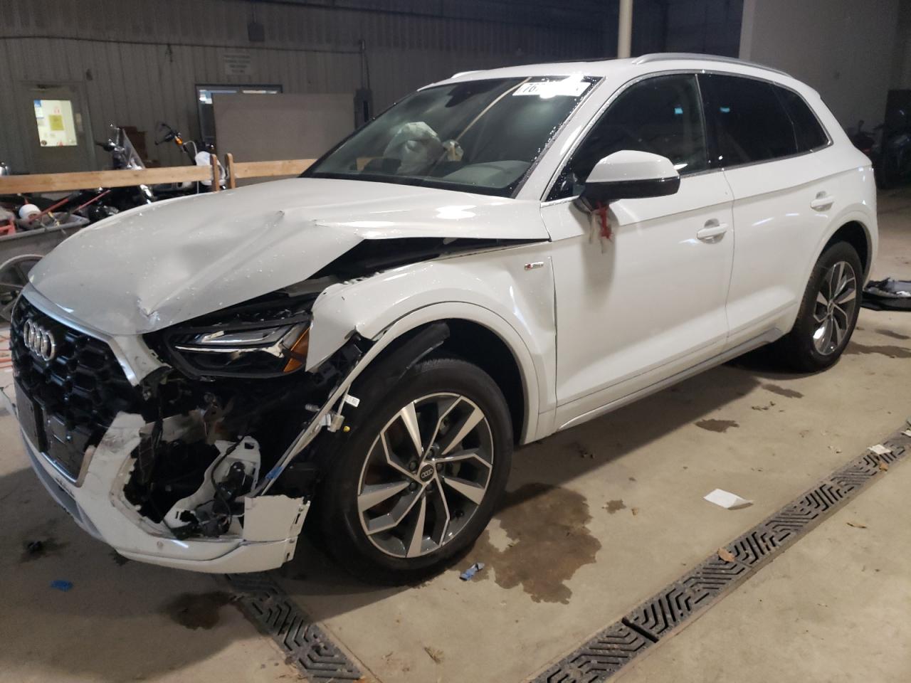 Image 1 of 2022 AUDI Q5 PREMIUM PLUS 45 2022 with VIN WA1EAAFY2N2106476