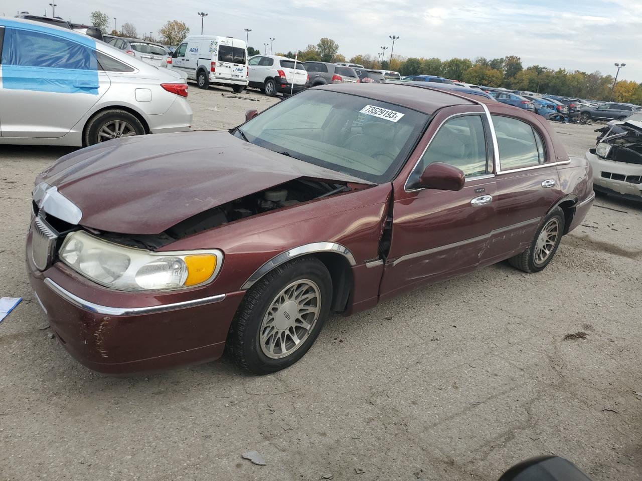 Image 1 of 2002 LINCOLN TOWN CAR SIGNATURE 2002 with VIN 1LNHM82WX2Y653930