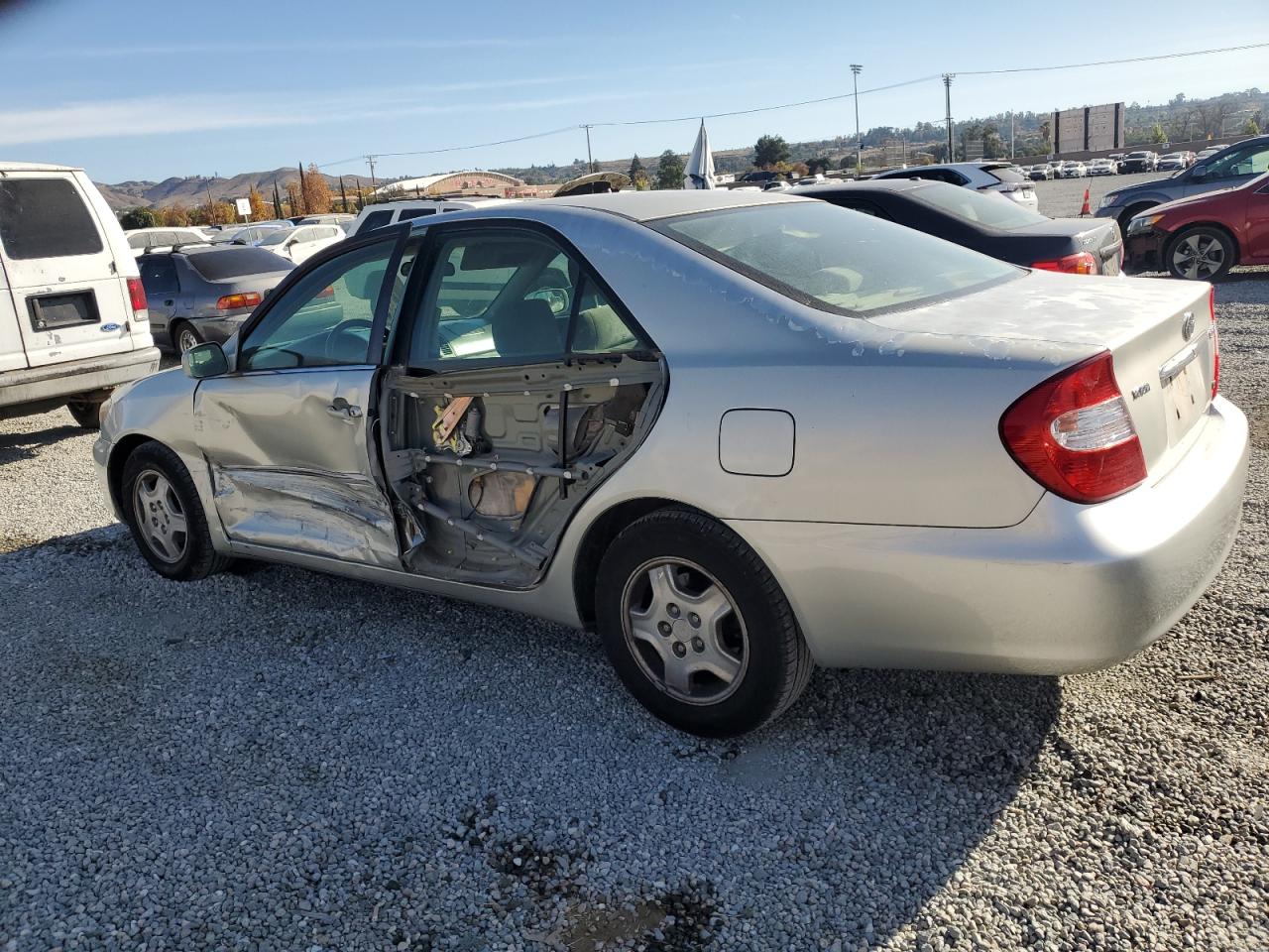 Image 2 of 2003 TOYOTA CAMRY LE 2003 with VIN 4T1BF32K13U049837
