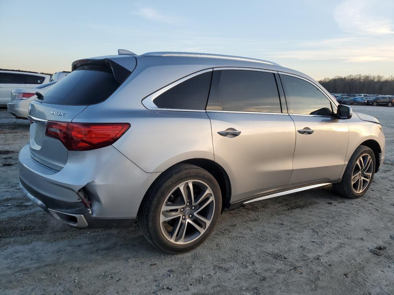 Image 3 of 2018 ACURA MDX ADVANCE 2018 with VIN 5J8YD3H82JL000652