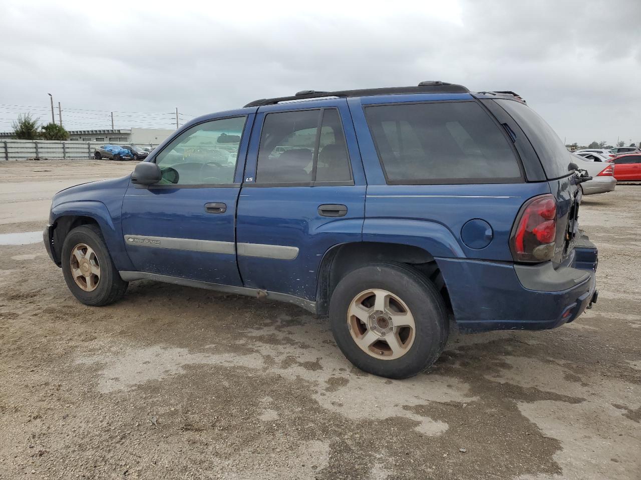 Image 2 of 2004 CHEVROLET TRAILBLAZER LS 2004 with VIN 1GNDS13SX42158698