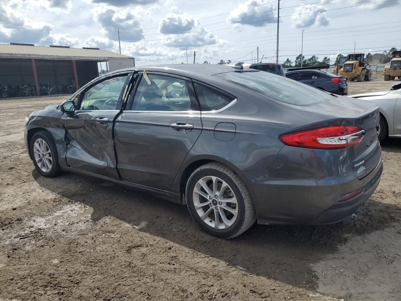 Image 2 of 2020 FORD FUSION SE 2020 with VIN 3FA6P0HD6LR238281