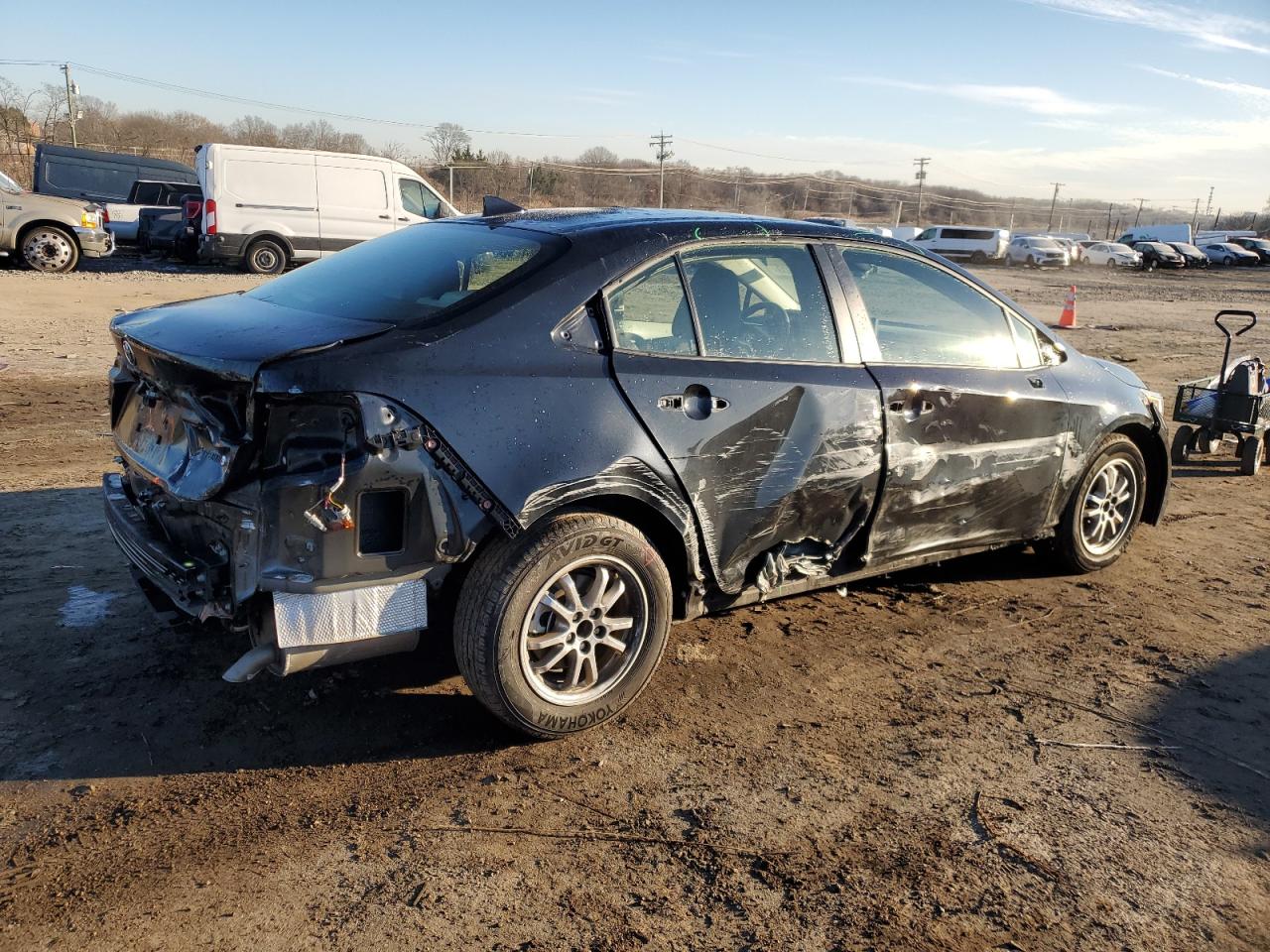 Obraz 3 z 2022 TOYOTA COROLLA LE 2022 z VIN JTDEAMDE3NJ056600