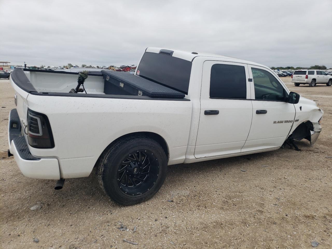 Obraz 3 z 2011 DODGE RAM 1500  2011 z VIN 1D7RV1CT3BS508772