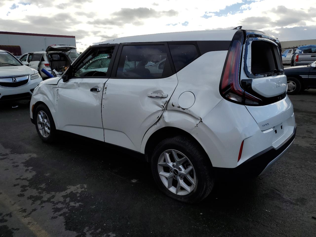 Obraz 2 z 2023 KIA SOUL LX 2023 z VIN KNDJ23AU3P7861059