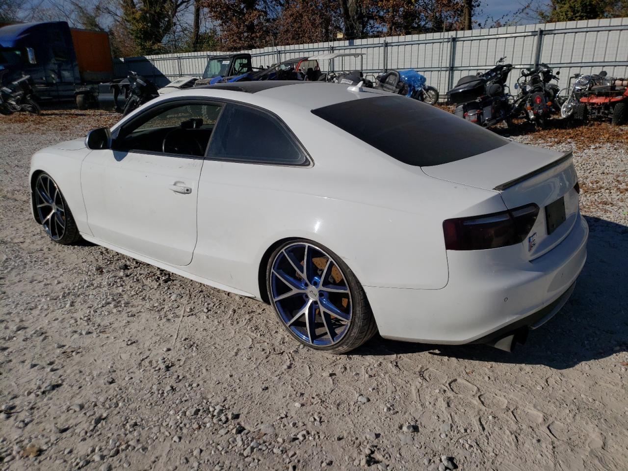 Obraz 2 z Audi S5 Quattro 2008 z VIN WAURV78T78A009796