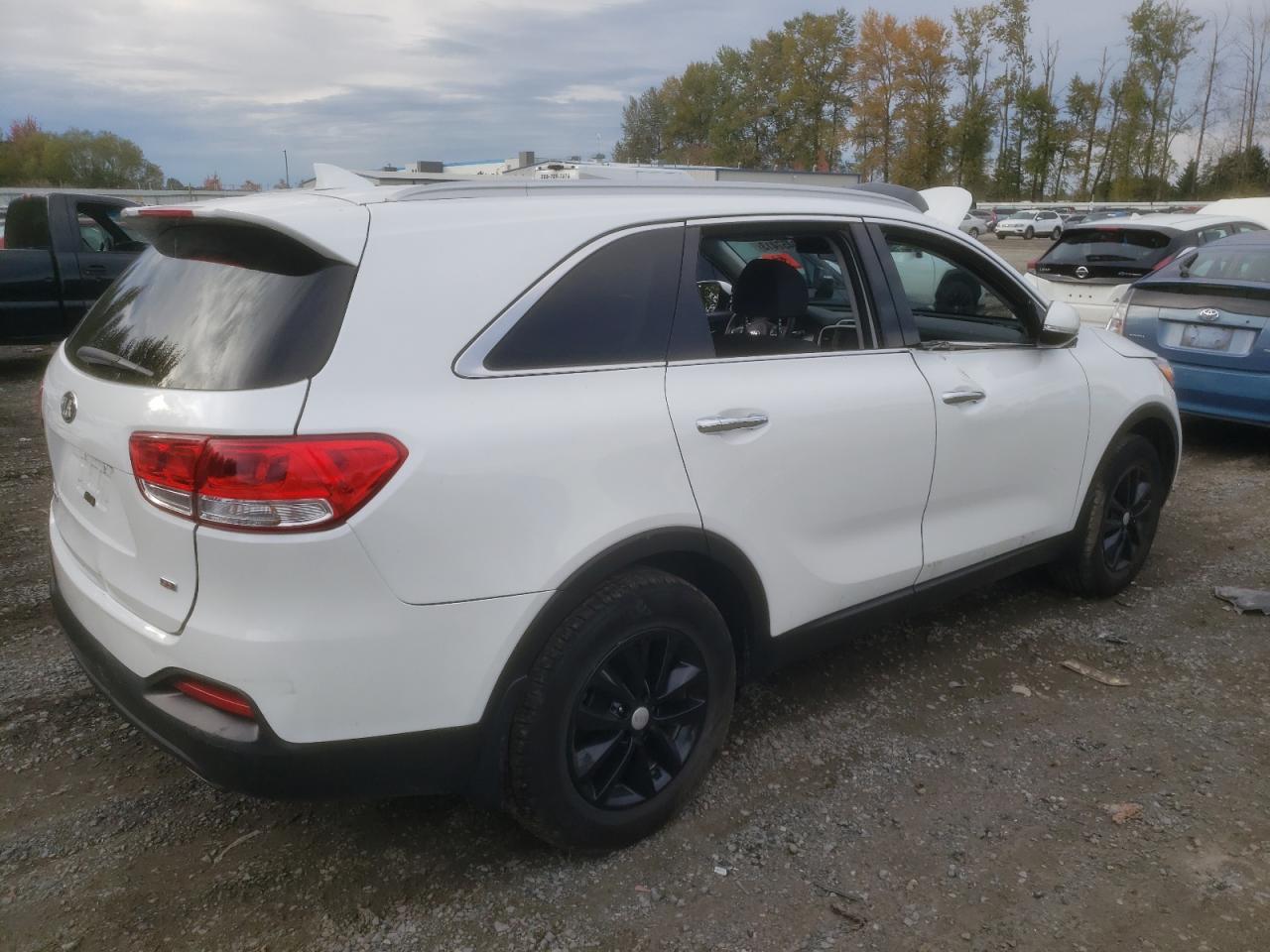 Obraz 3 z 2018 KIA SORENTO LX 2018 z VIN 5XYPG4A36JG348035