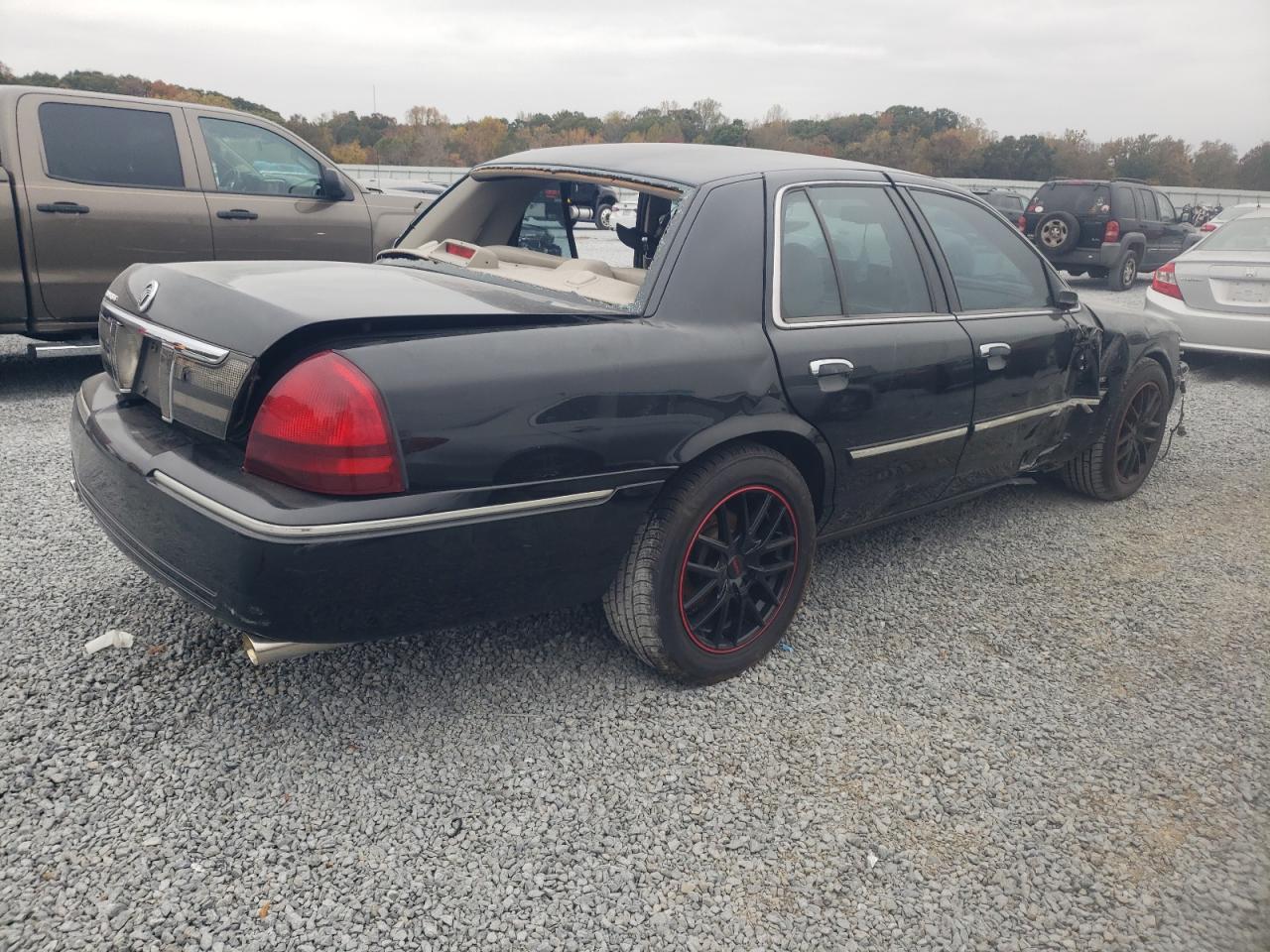 Image 3 of 2010 MERCURY GRAND MARQUIS LS 2010 with VIN 2MEBM7FV2AX612694