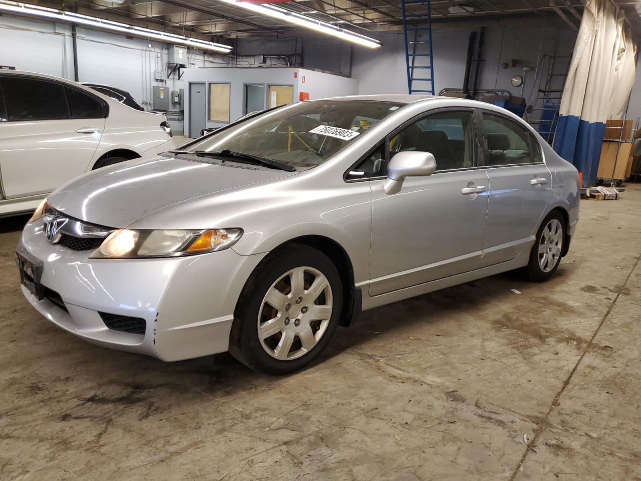 Obraz 1 z 2009 HONDA CIVIC LX 2009 z VIN 19XFA16589E051864