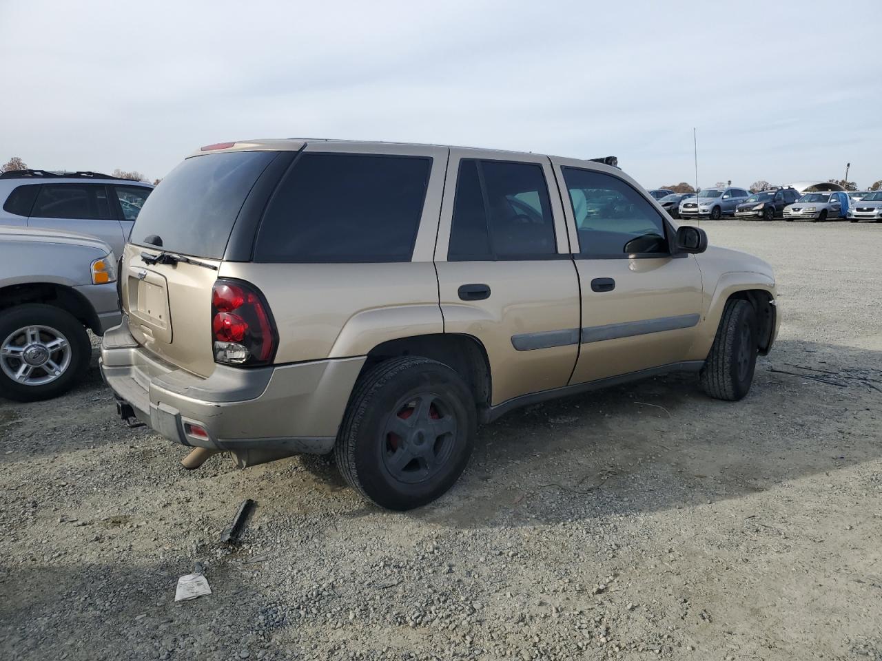 Obraz 3 z 2005 CHEVROLET TRAILBLAZER LS 2005 z VIN 1GNDT13S152101174