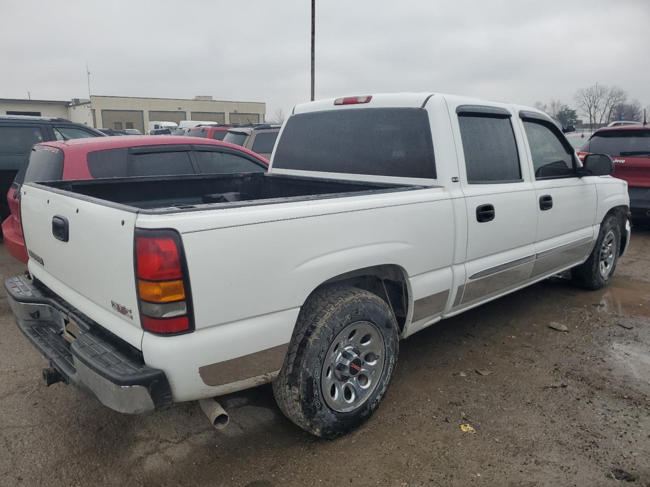 Image 3 of 2005 GMC NEW SIERRA C1500 2005 with VIN 2GTEC13T751294856