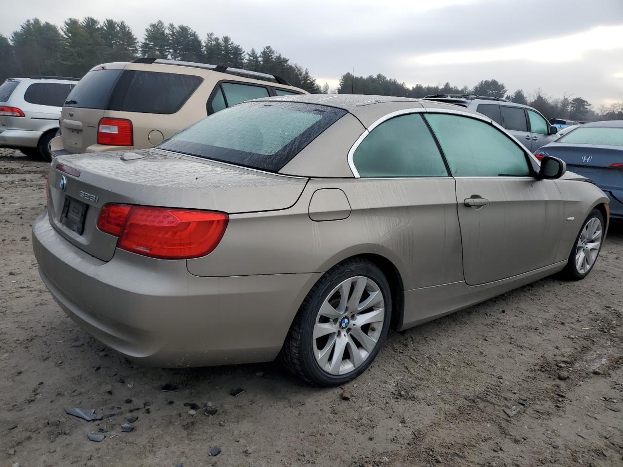 Image 3 of 2011 BMW 328 I 2011 with VIN WBADW3C53BE541717