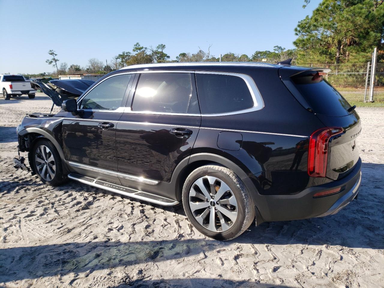 Image 2 of 2022 KIA TELLURIDE EX 2022 with VIN 5XYP34HC9NG311312