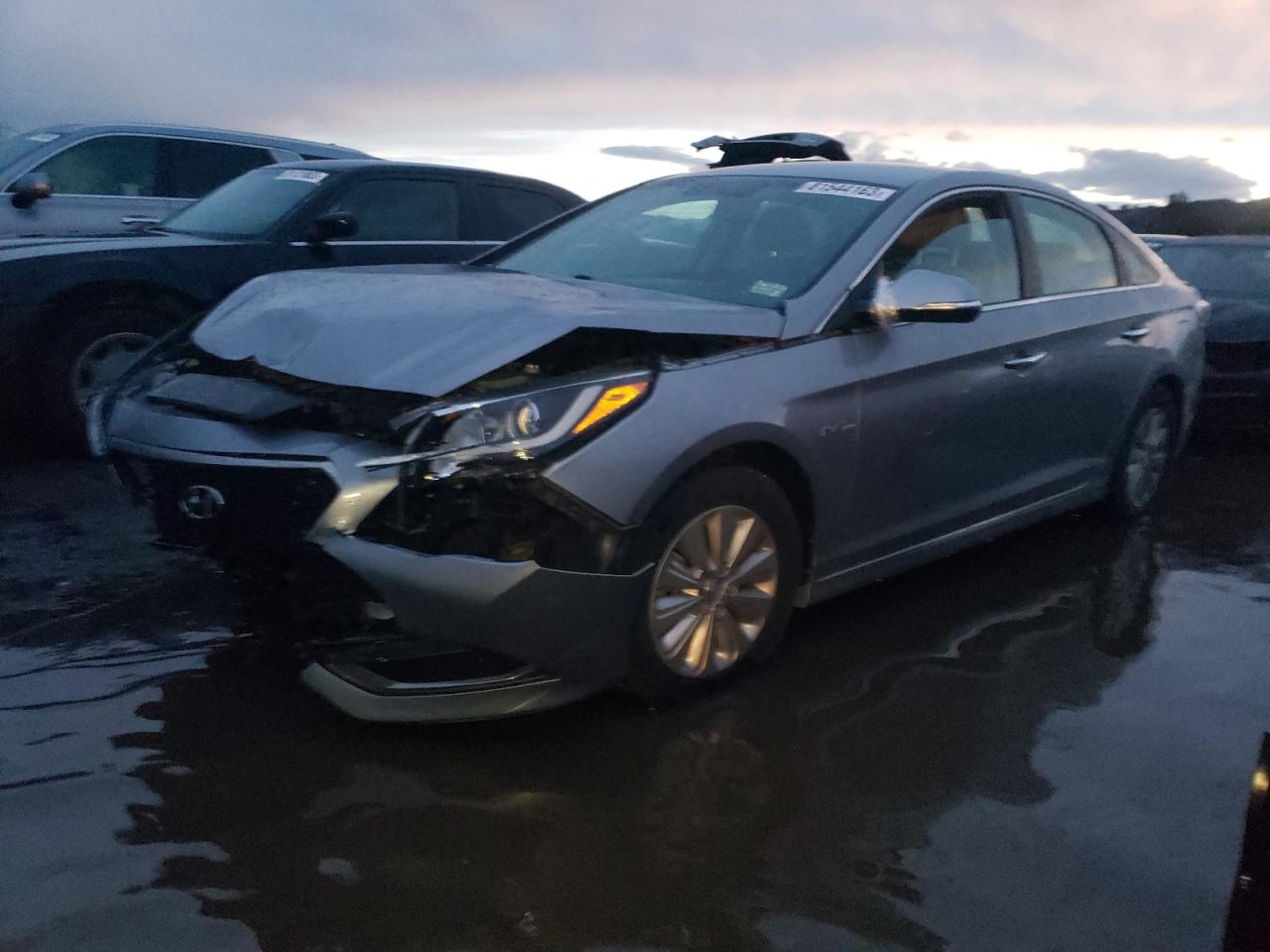 Image 1 of 2016 HYUNDAI SONATA HYBRID 2016 with VIN KMHE24L1XGA009168