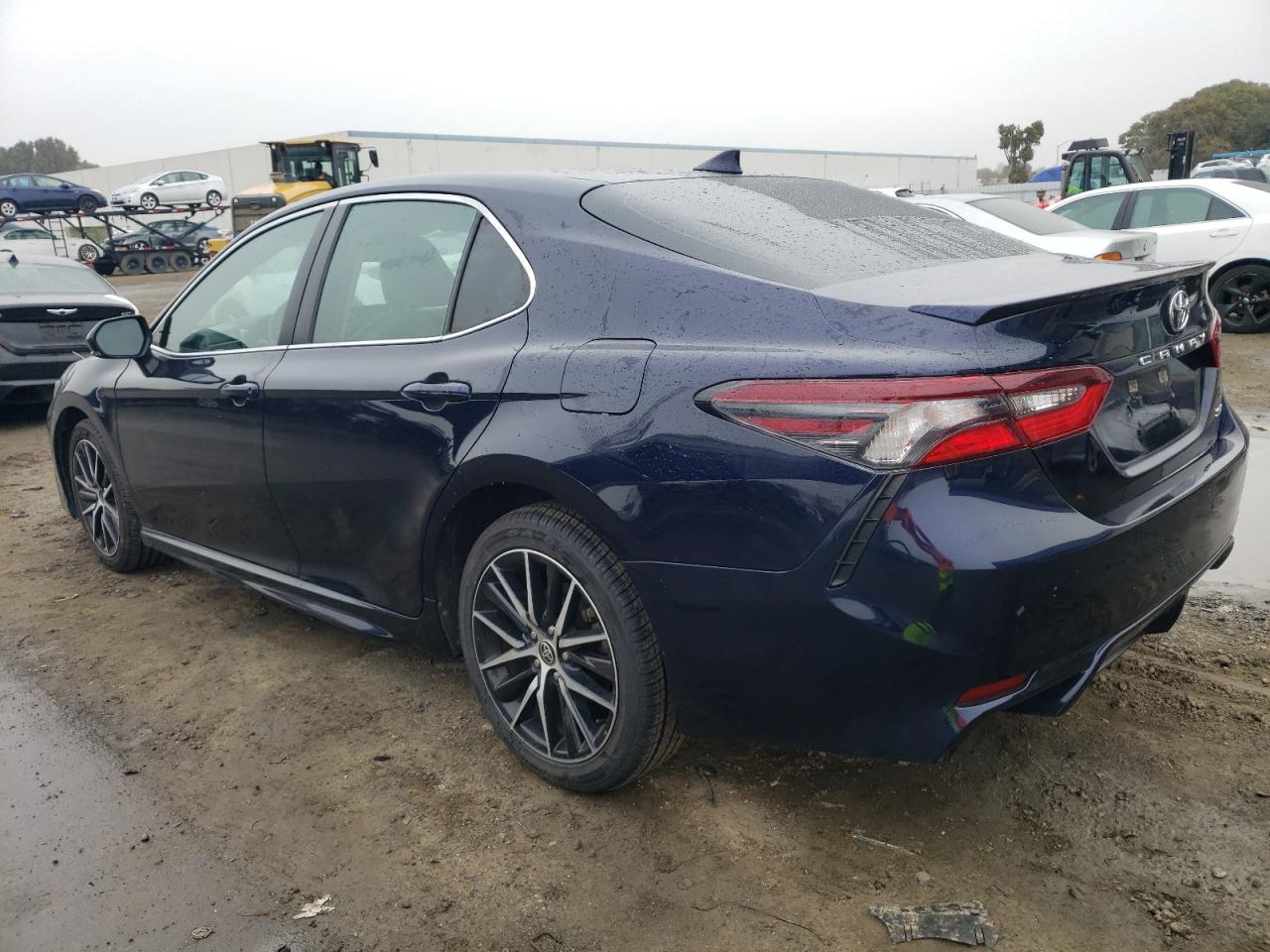Image 2 of 2022 TOYOTA CAMRY SE 2022 with VIN 4T1G11AK8NU633620