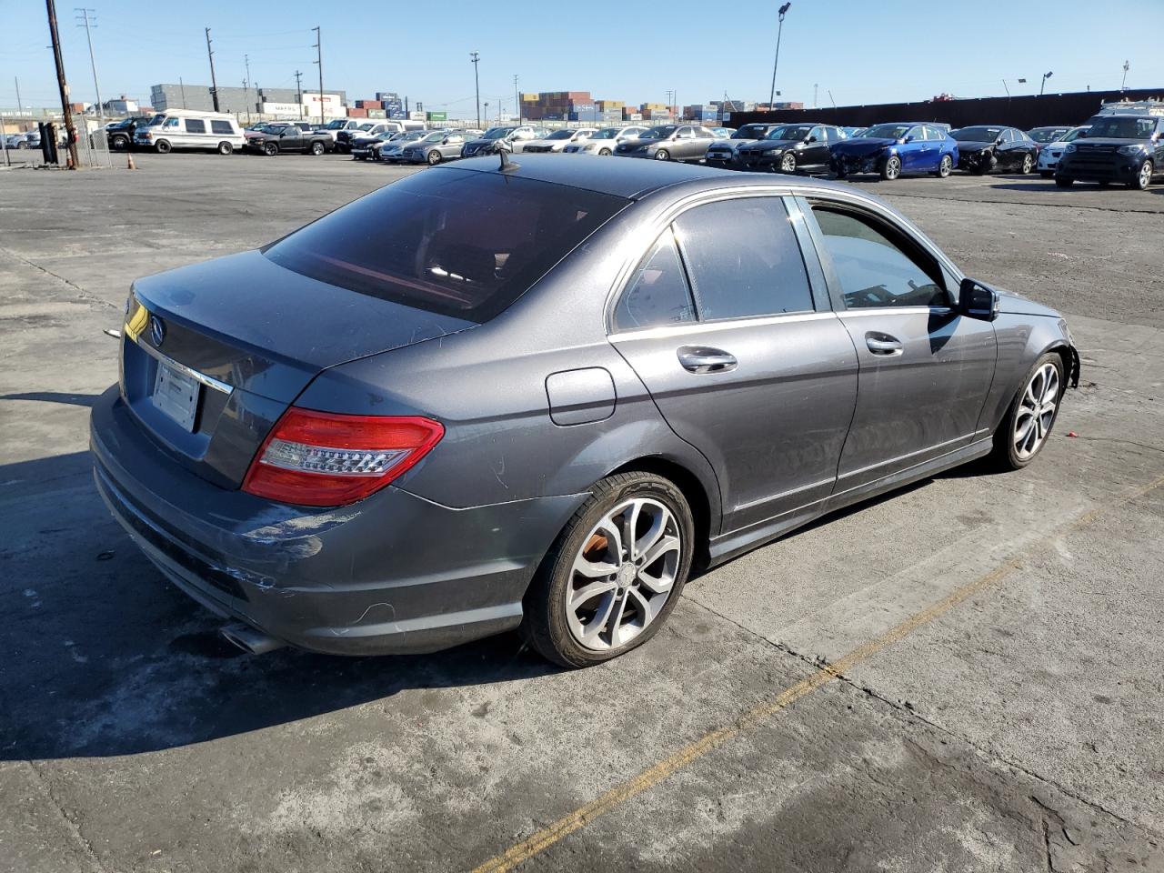 Изображение 3 2011 MERCEDES-BENZ C 300 2011 с VIN WDDGF5EB7BR136022