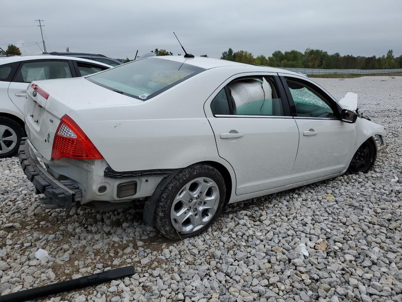 Obraz 3 z 2010 FORD FUSION SE 2010 z VIN 3FAHP0HA0AR169051