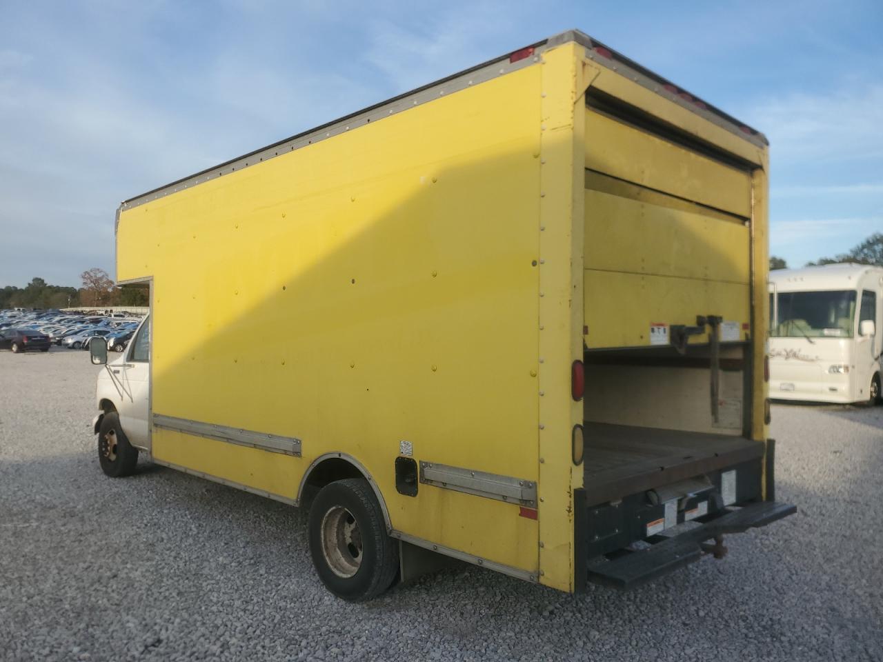 Image 2 of 1995 FORD ECONOLINE E350 CUTAWAY VAN 1995 with VIN 1FDKE37G9SHA58980