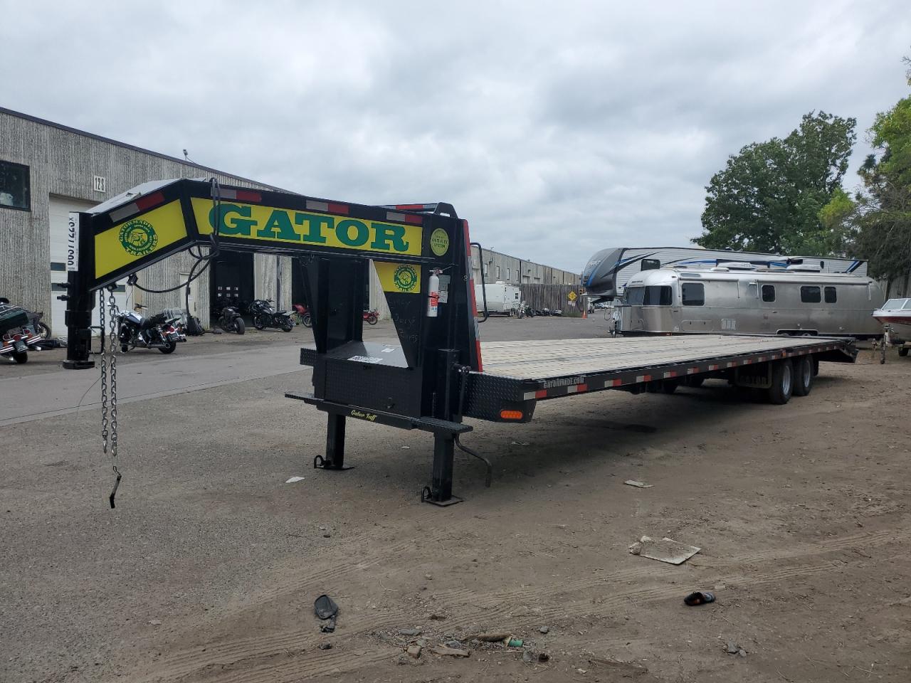 Image 2 of 2023 GATORMADE 40' GN DECKOVER 2021 with VIN 4Z1GF4028PS009109
