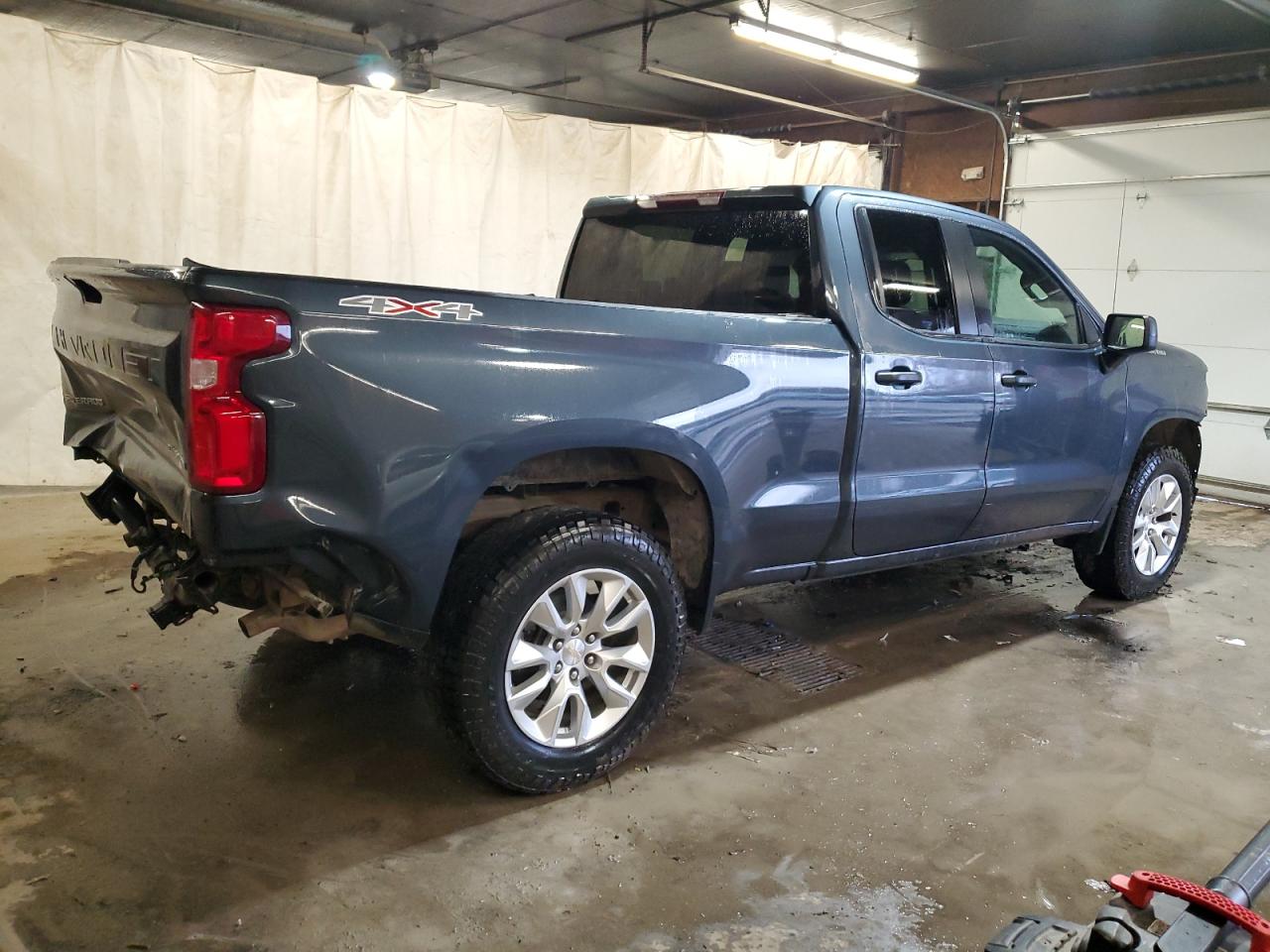 Image 3 of 2020 CHEVROLET SILVERADO K1500 CUSTOM 2020 with VIN 1GCRYBEF8LZ374591
