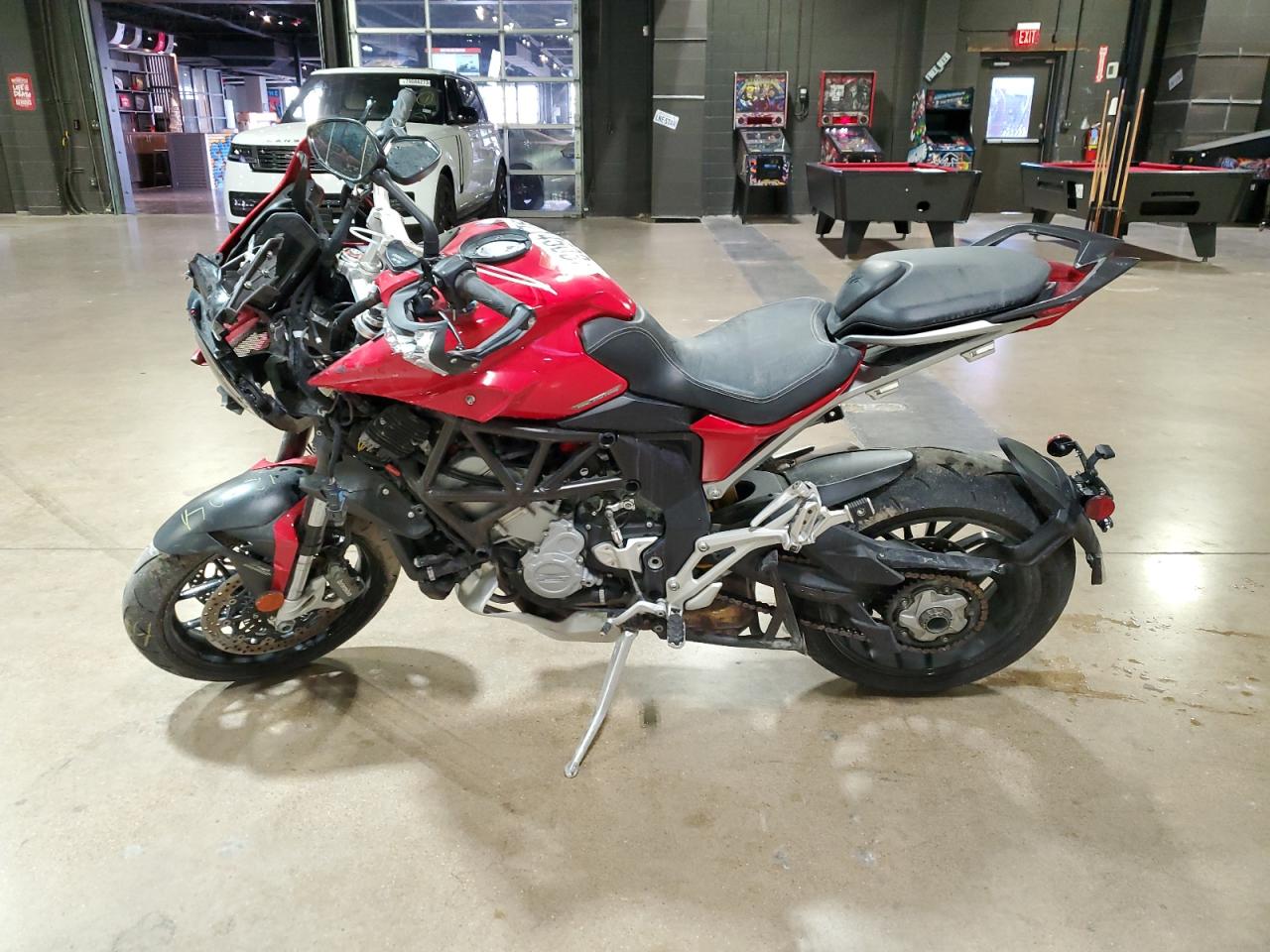 Image 3 of 2016 M. V. AGUSTA TURISMO VELOCE 2016 with VIN ZCGRHGNT3GV001575