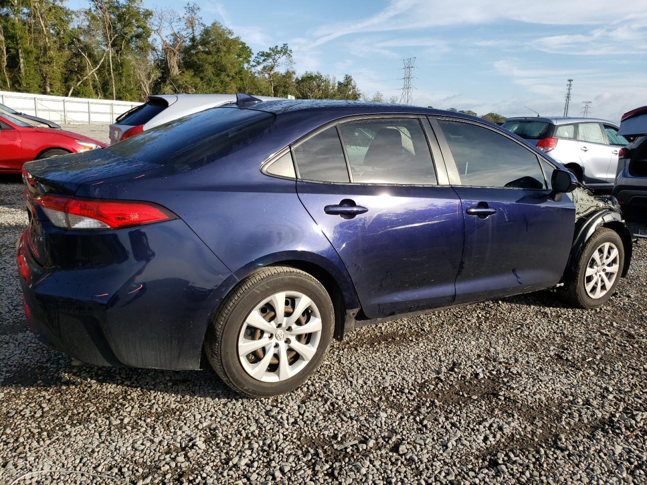 Image 3 of 2020 TOYOTA COROLLA LE 2020 with VIN JTDEPRAE4LJ063908