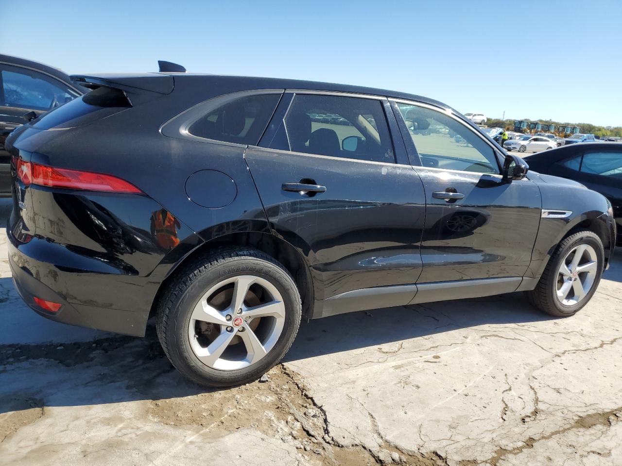 Изображение 3 2018 JAGUAR F-PACE PREMIUM 2018 с VIN SADCJ2FN8JA252071