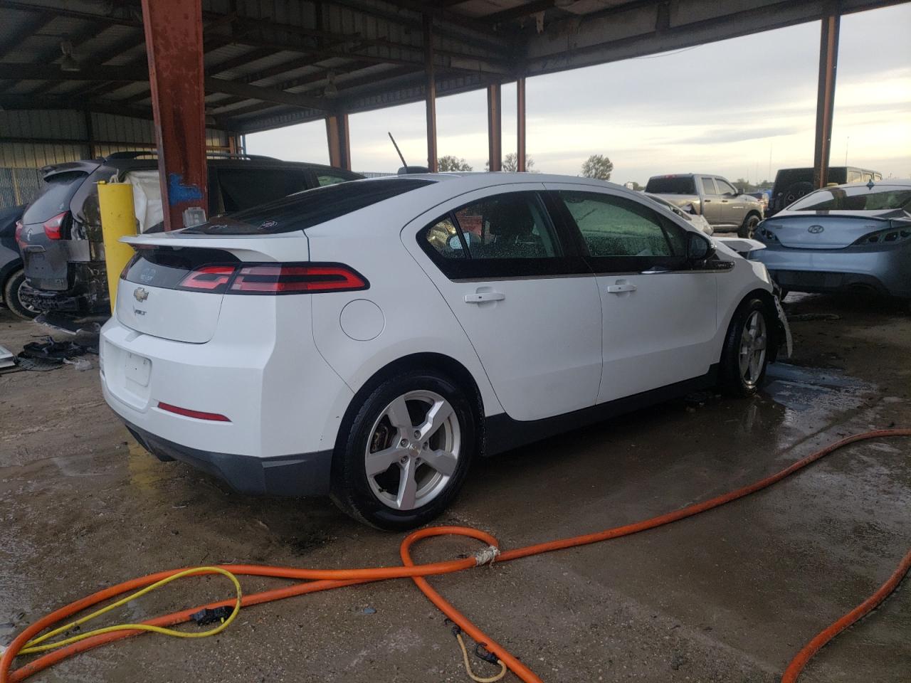 Image 3 of 2015 CHEVROLET VOLT  2015 with VIN 1G1RA6E45FU120194
