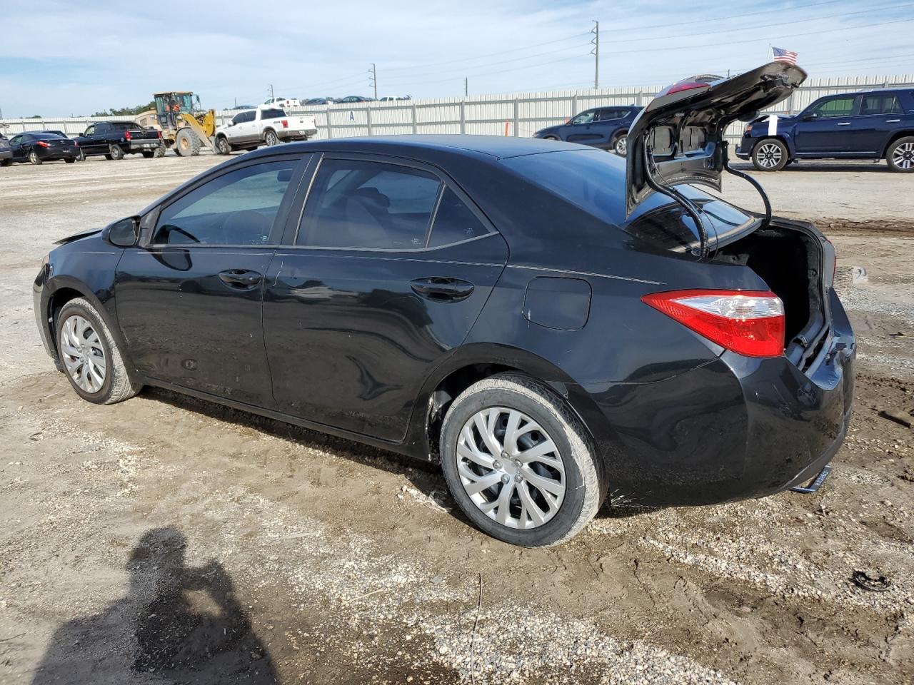 Obraz 2 z 2016 TOYOTA COROLLA L 2016 z VIN 5YFBURHE7GP532637