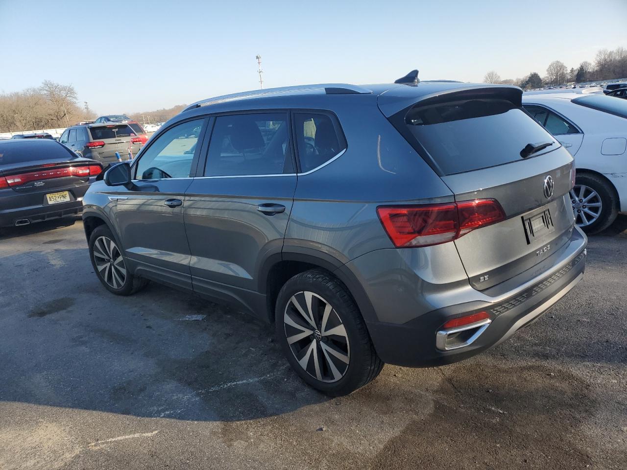 Image 2 of 2022 VOLKSWAGEN TAOS SE 2022 with VIN 3VVWX7B2XNM042985