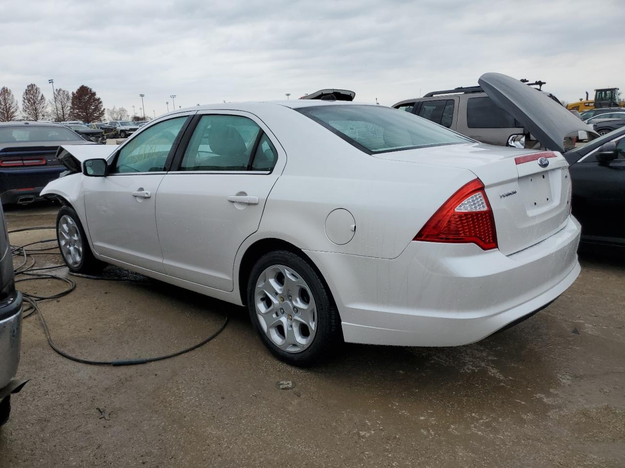 Image 2 of 2011 FORD FUSION SE 2011 with VIN 3FAHP0HA6BR308343