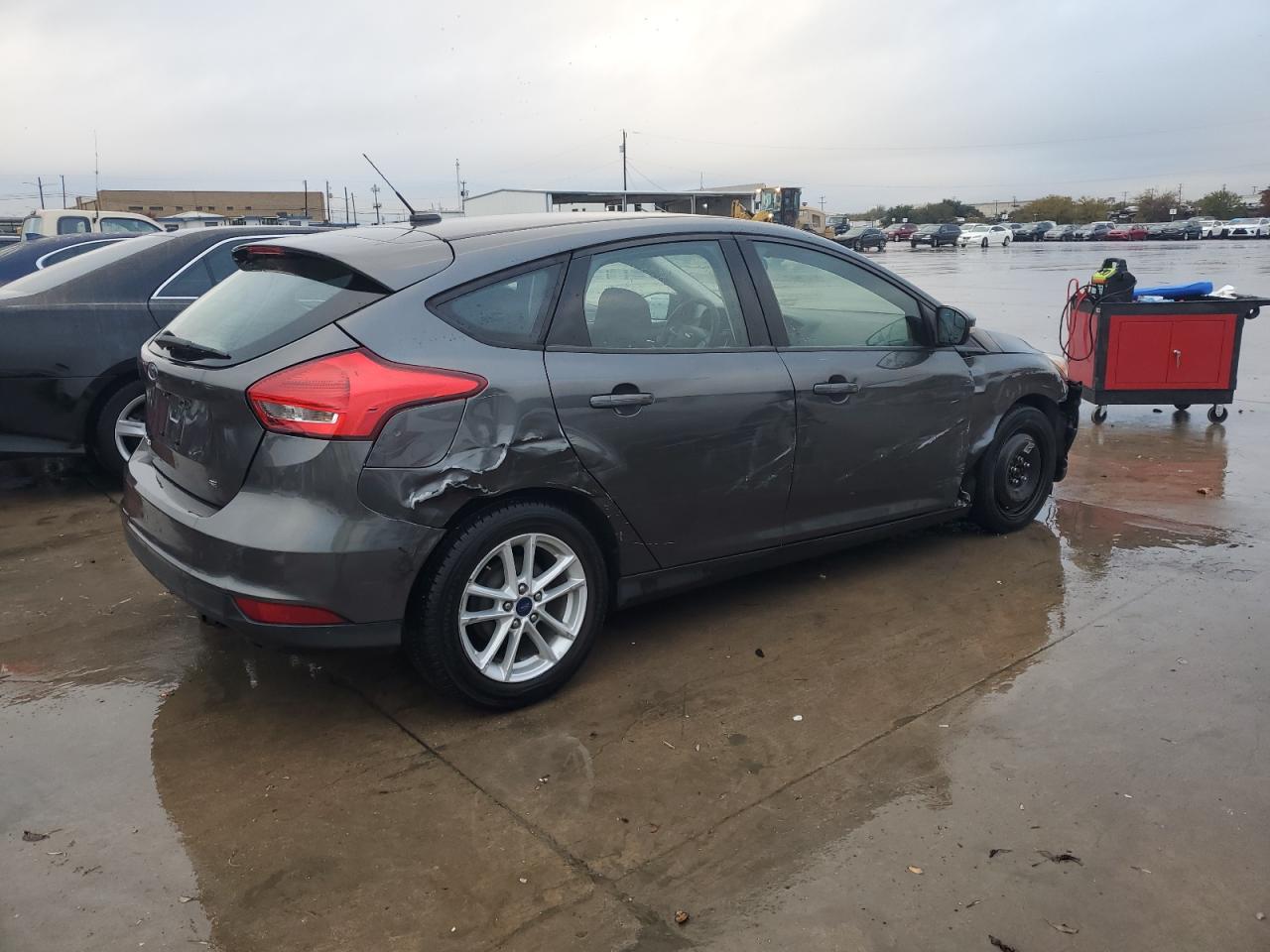 Image 3 of 2017 FORD FOCUS SE 2017 with VIN 1FADP3K25HL246619