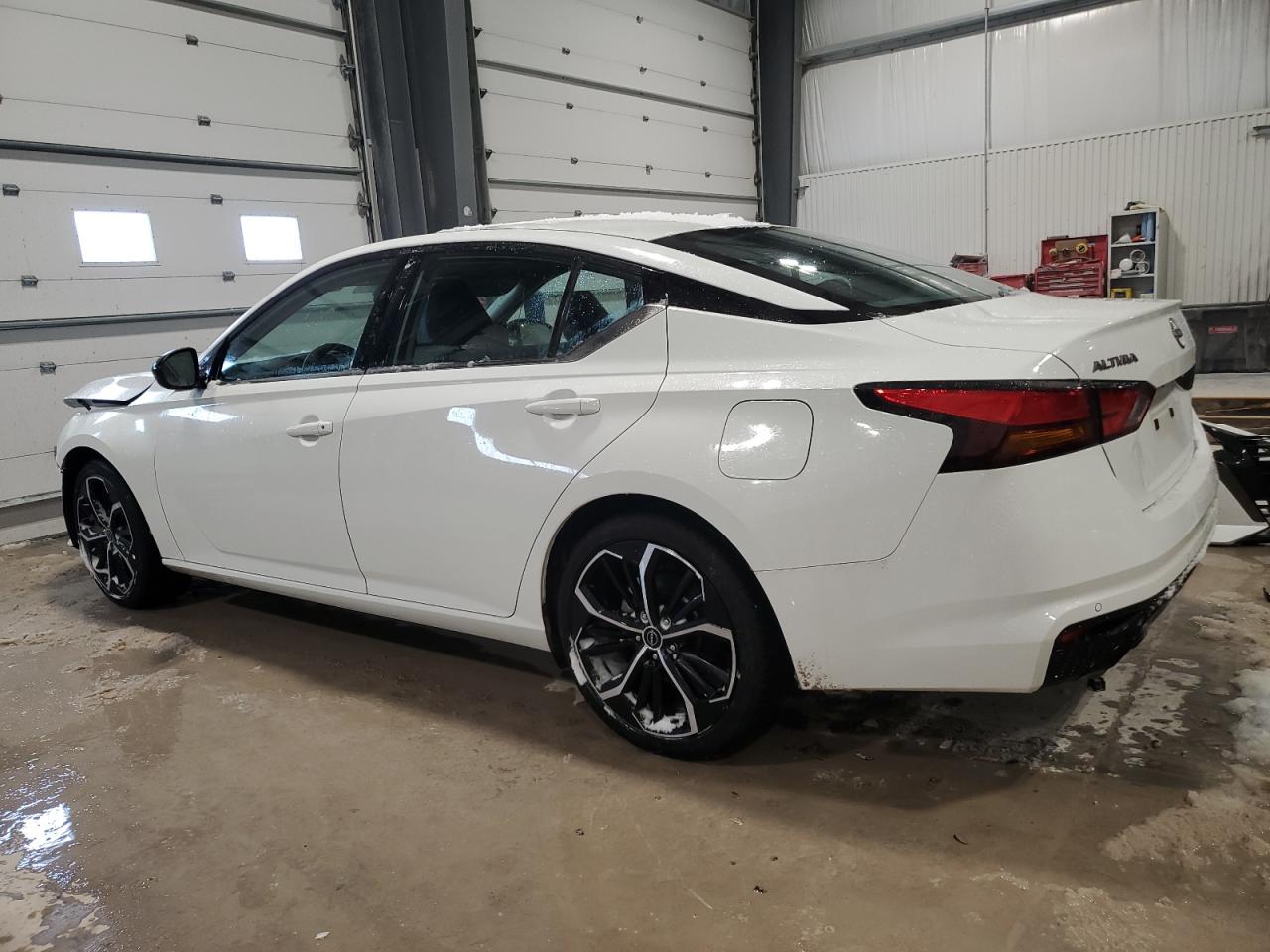 Изображение 2 2023 NISSAN ALTIMA SR 2023 с VIN 1N4BL4CV9PN386175