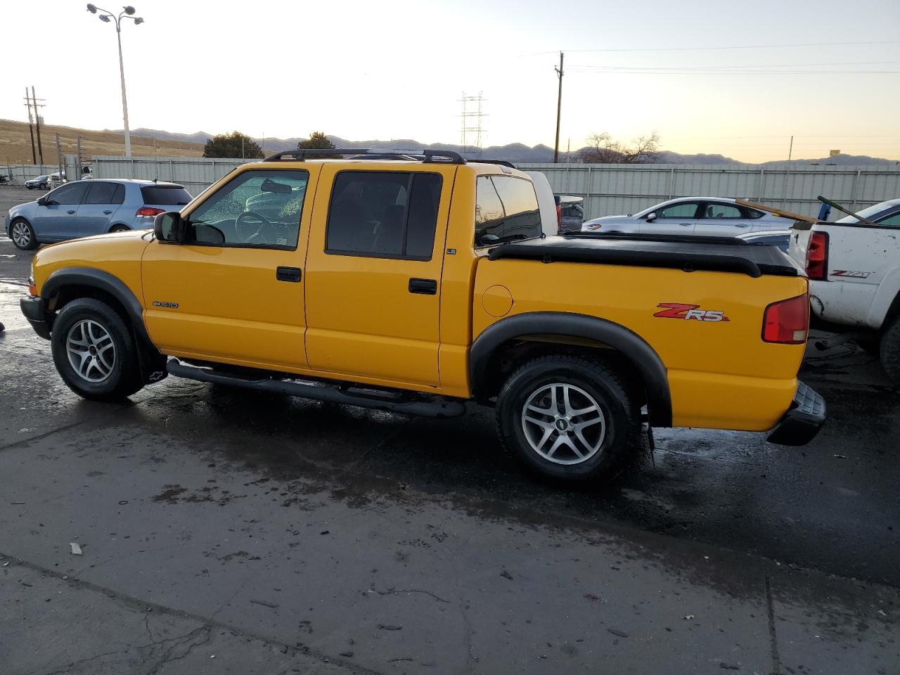 Image 2 of 2003 CHEVROLET S TRUCK S10 2003 with VIN 1GCDT13X13K136413