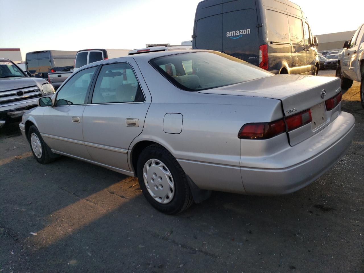 Image 2 of 1998 TOYOTA CAMRY CE 1998 with VIN 4T1BG22K2WU211504