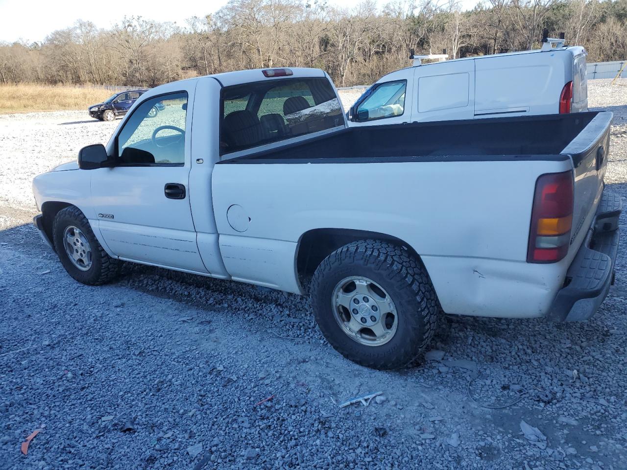 Obraz 2 z 2001 CHEVROLET SILVERADO C1500 2001 z VIN 1GCEC14T61Z297084