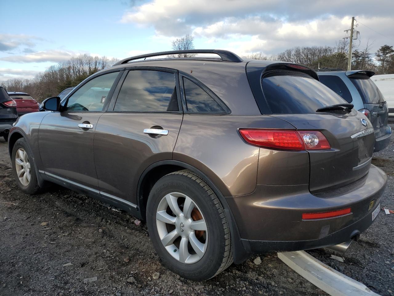 Obraz 2 z 2005 INFINITI FX35  2005 z VIN JNRAS08W45X216861
