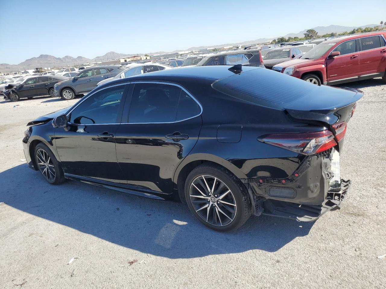Obraz 2 z 2022 TOYOTA CAMRY SE 2022 z VIN 4T1G11AK1NU068966