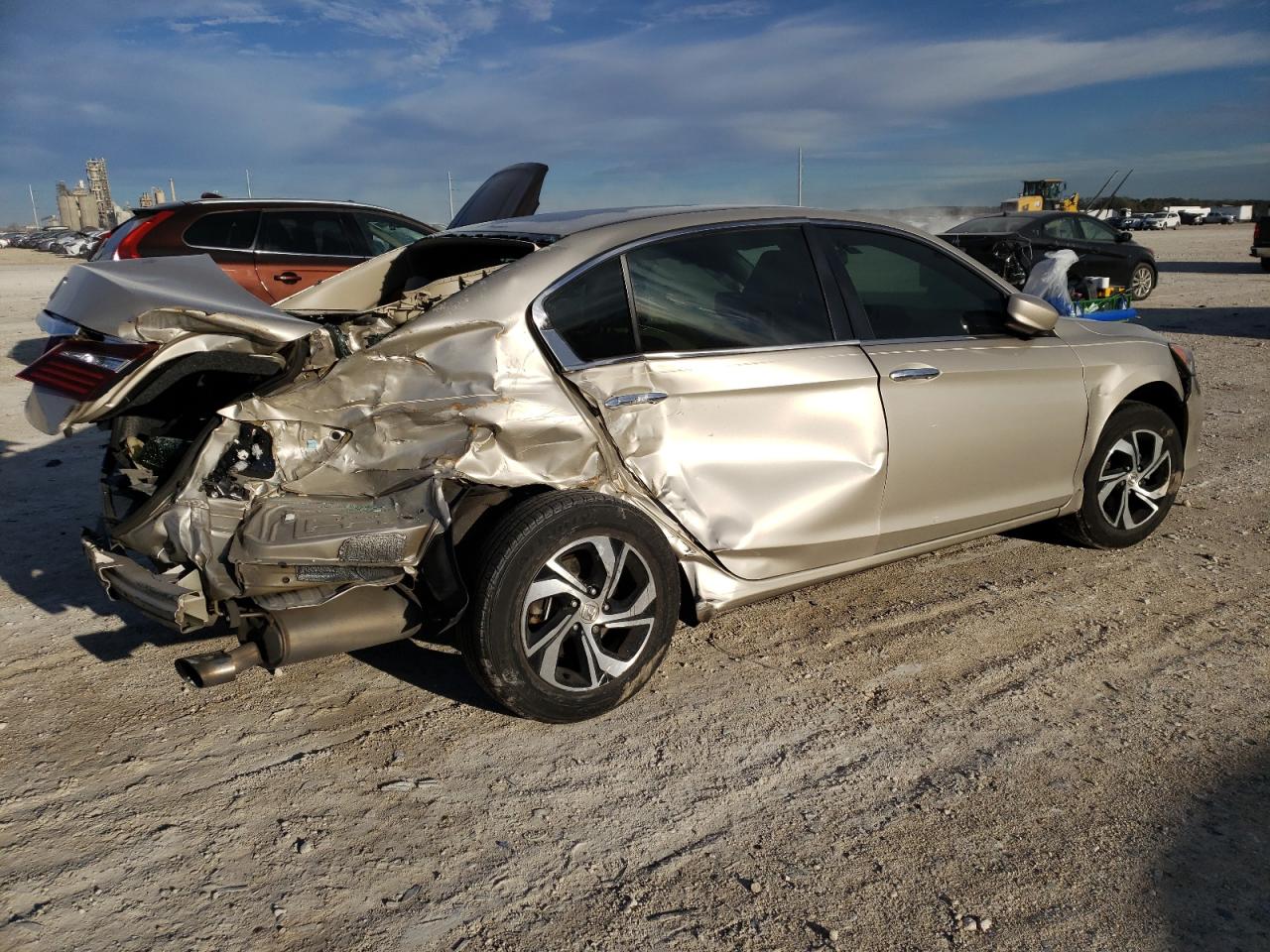 Изображение 3 2016 HONDA ACCORD LX 2016 с VIN 1HGCR2F37GA201271