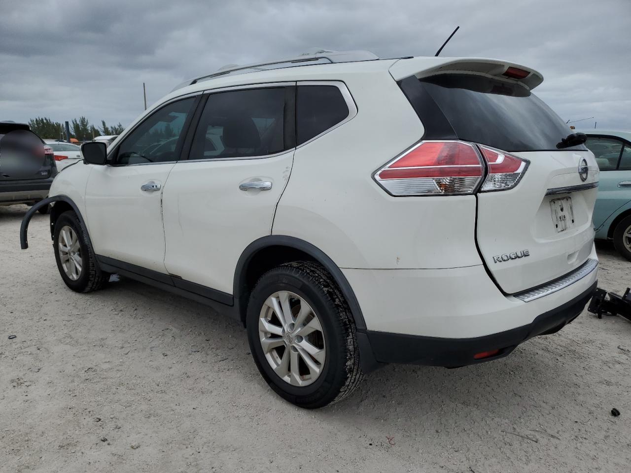 Image 2 of 2016 NISSAN ROGUE S 2016 with VIN JN8AT2MV1GW141412