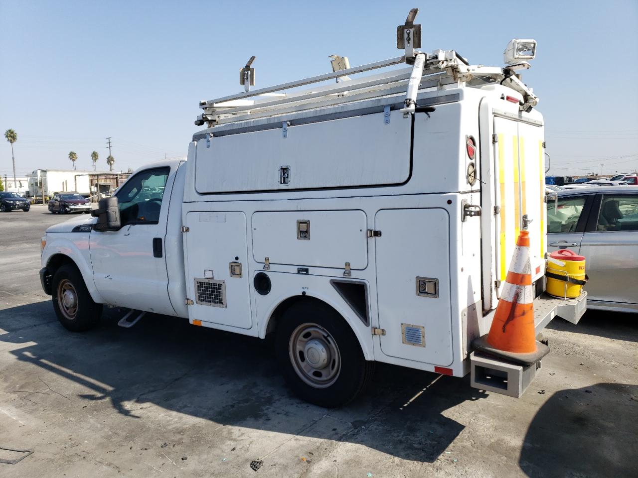 Image 2 of 2013 FORD F350 SUPER DUTY 2013 with VIN 1FDRF3A68DEB92685