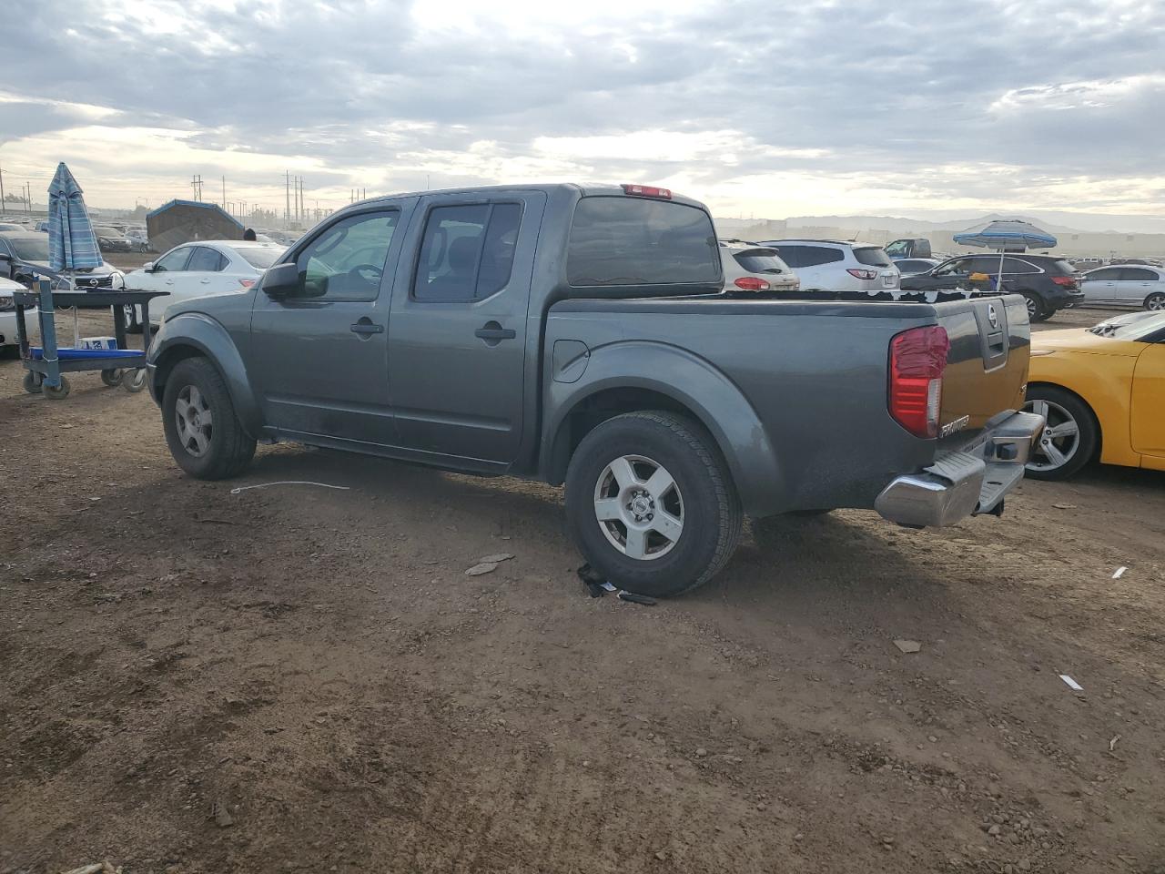 Image 2 of 2005 NISSAN FRONTIER CREW CAB LE 2005 with VIN 1N6AD07UX5C464773