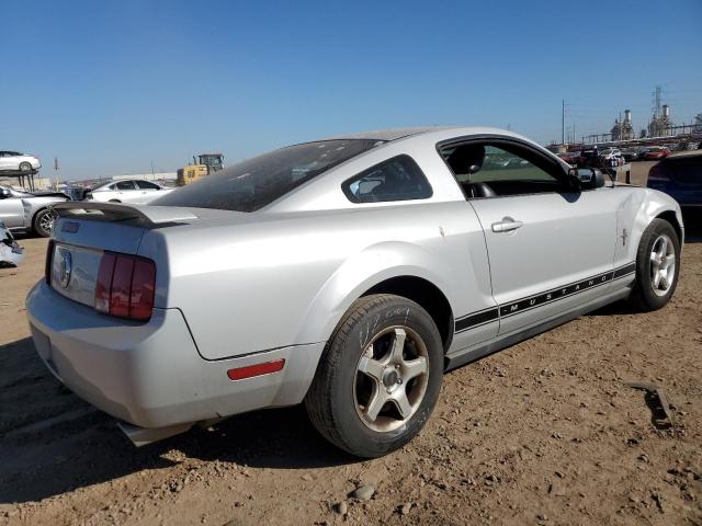 Obraz 3 z 2007 FORD MUSTANG  2007 z VIN 1ZVHT80N275270751