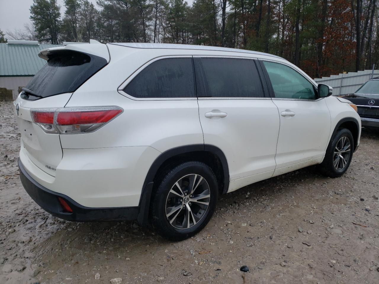 Изображение 3 2016 TOYOTA HIGHLANDER XLE 2016 с VIN 5TDJKRFH0GS248952