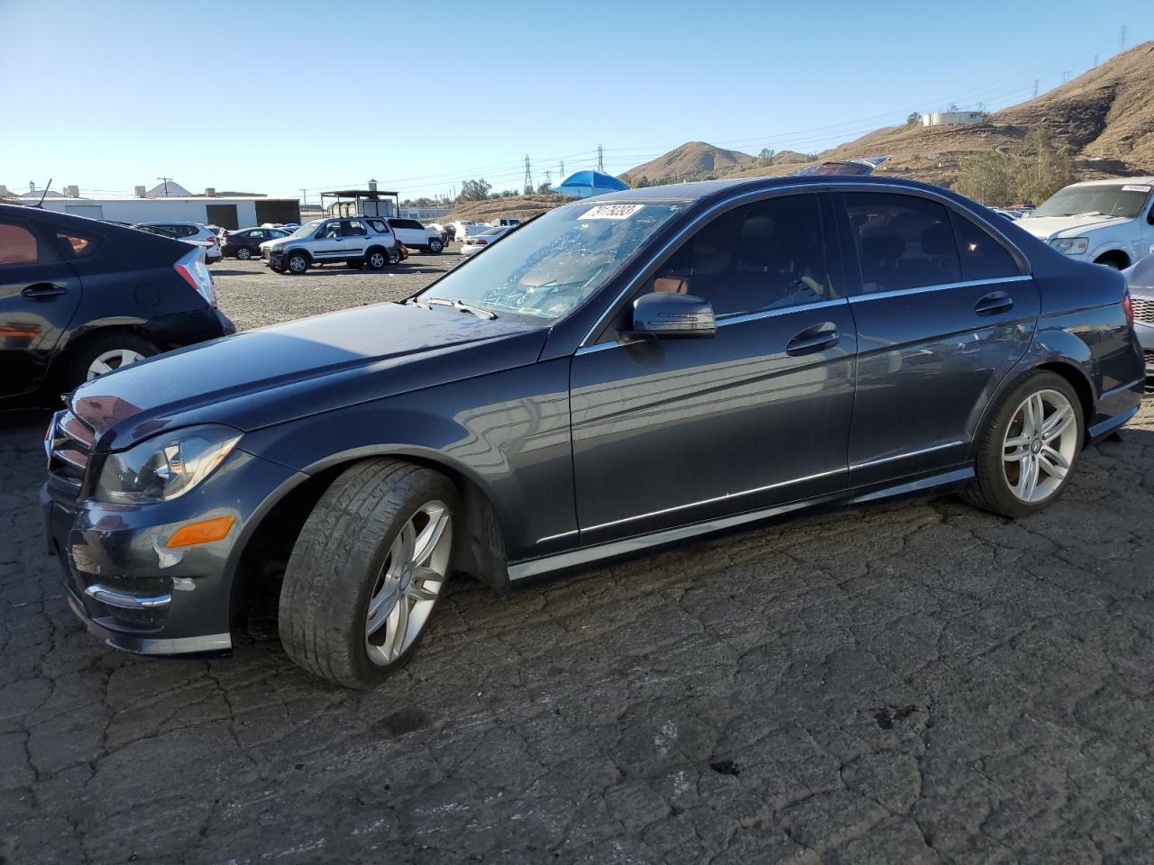 Obraz 1 z 2014 MERCEDES-BENZ C 250 2014 z VIN WDDGF4HB2ER306314