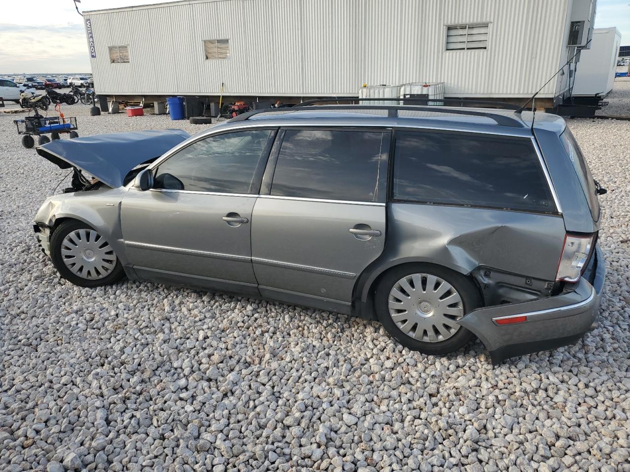 Изображение 2 2004 VOLKSWAGEN PASSAT GLS 2004 с VIN WVWVD63B44E215559