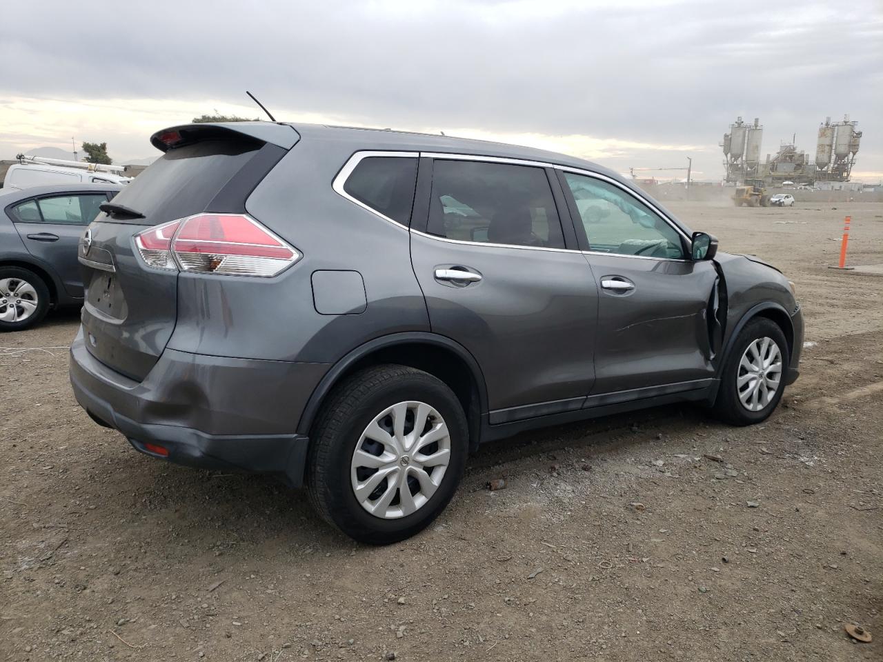 Image 3 of 2015 NISSAN ROGUE S 2015 with VIN 5N1AT2ML0FC810940