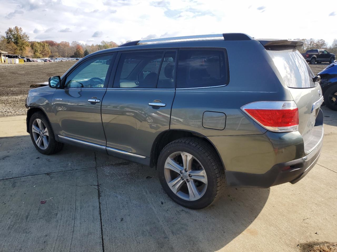 Image 2 of 2011 TOYOTA HIGHLANDER LIMITED 2011 with VIN 5TDDK3EH2BS076041